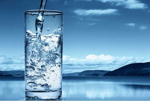 29261 Шотландские ученые: рекомендация выпивать 8 стаканов воды в день ошибочна